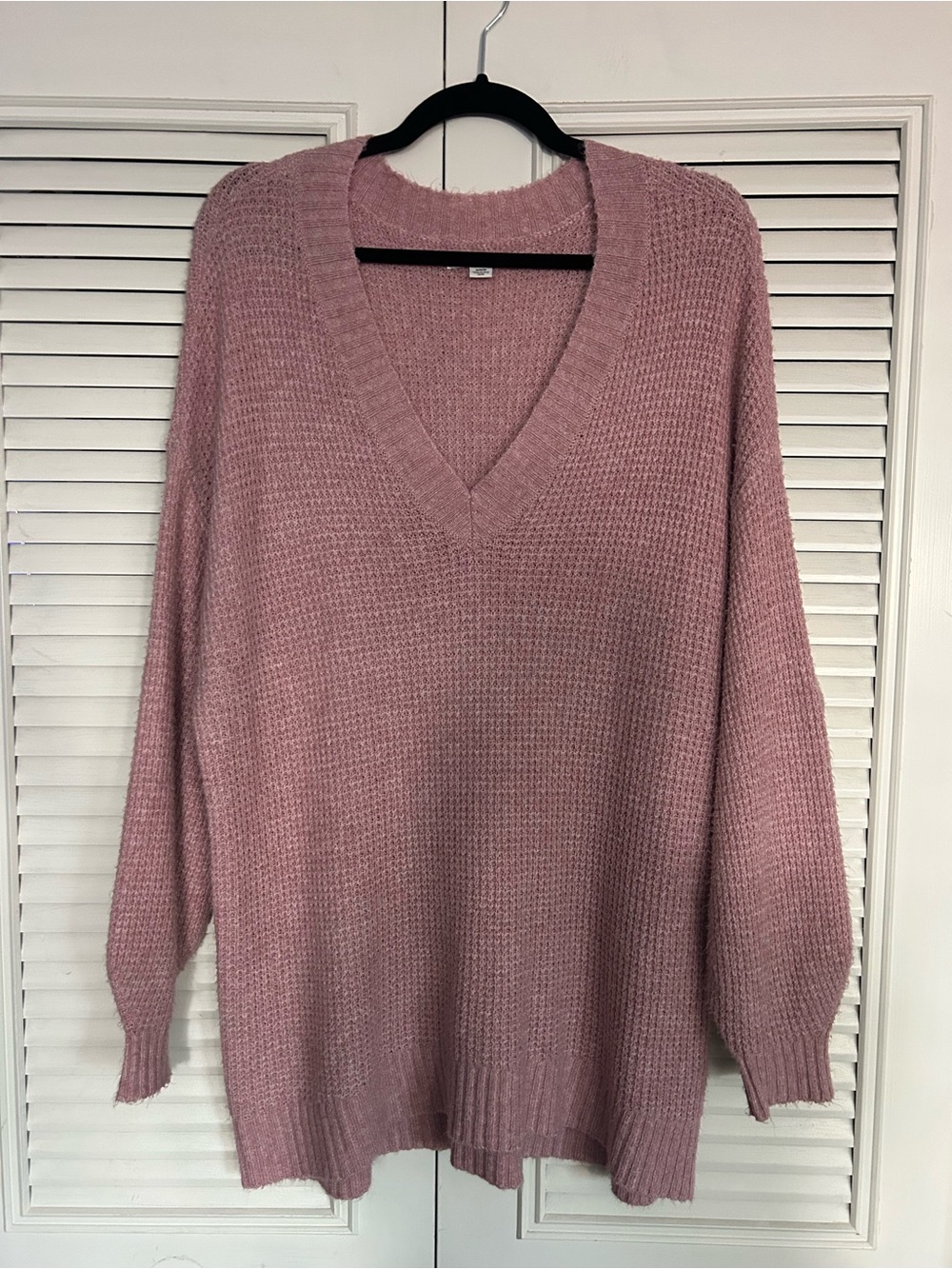 American Eagle Outfitters Mauve Over-Sized V-Neck Sweater